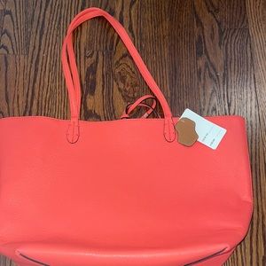 New reservable tote bag with additional crossbody bag .